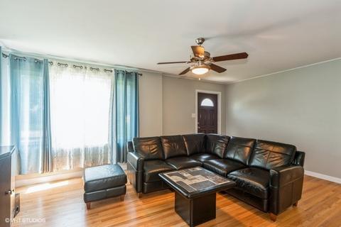 2721 Eisenhower Dr, Des Plaines, IL 60018 photo 3