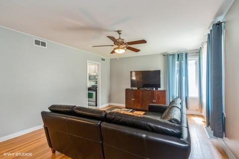 2721 Eisenhower Dr, Des Plaines, IL 60018 photo 5