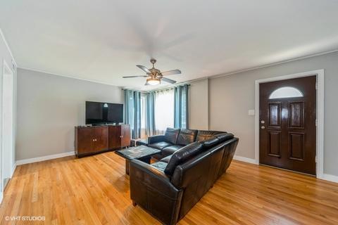 2721 Eisenhower Dr, Des Plaines, IL 60018 photo 4