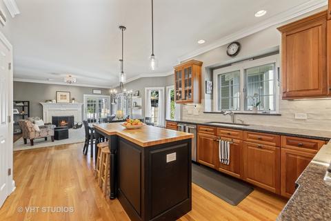 1327 Irving Ave, Wheaton, IL 60187 photo 9