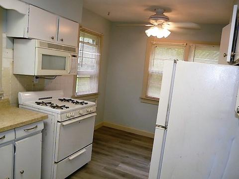 422 Eastview Ave, Mchenry, IL 60051 photo 3