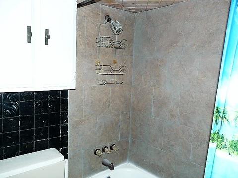422 Eastview Ave, Mchenry, IL 60051 photo 9