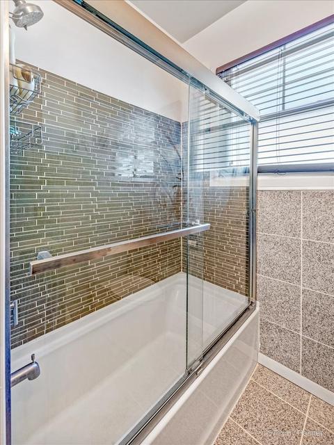 19 S Commonwealth Ave, Elgin, IL 60123 photo 12