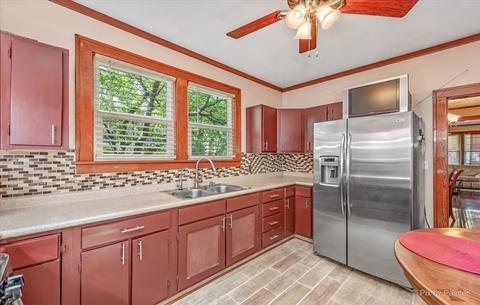 19 S Commonwealth Ave, Elgin, IL 60123 photo 17