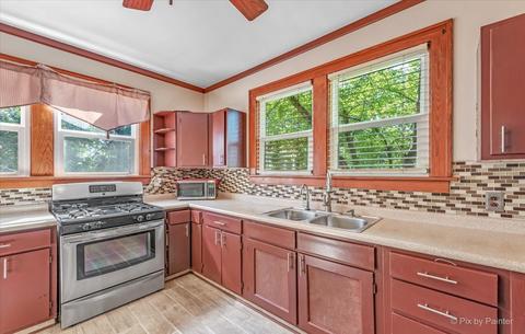 19 S Commonwealth Ave, Elgin, IL 60123 photo 18