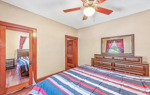 19 S Commonwealth Ave, Elgin, IL 60123 photo 10
