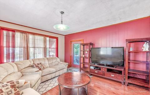 19 S Commonwealth Ave, Elgin, IL 60123 photo 6