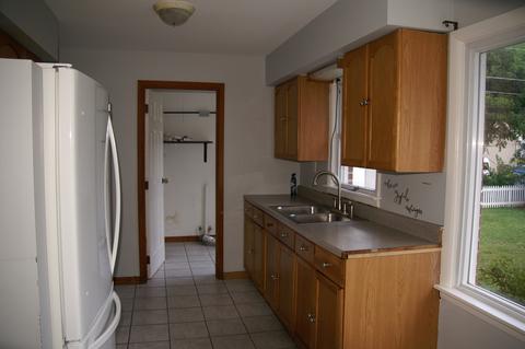 525 Parker Ave, Aurora, IL 60505 photo 9