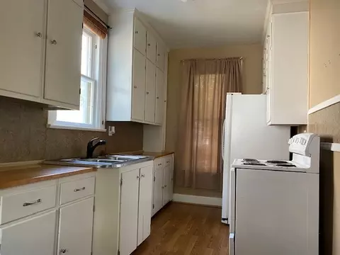 701 E Chamberlin St, Dixon, IL 61021 photo 3