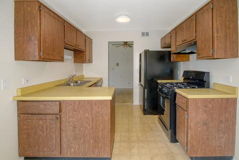 584 Williamsburg Ct #D2, Wheeling, IL 60090 photo 6