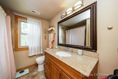 1182 Duncan Ave, Elgin, IL 60120 photo 9