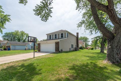 2286 Richmond Dr, Wheaton, IL 60189 photo 2