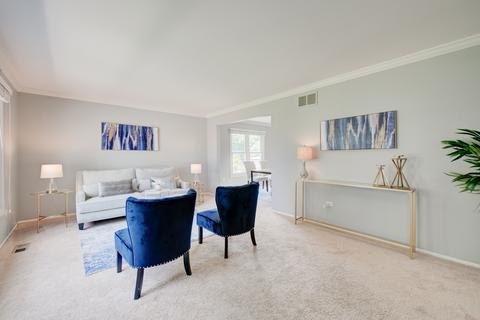 2286 Richmond Dr, Wheaton, IL 60189 photo 4