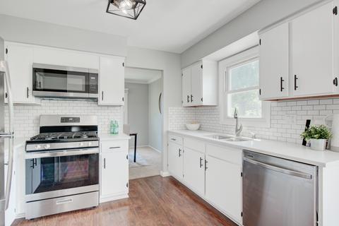 2286 Richmond Dr, Wheaton, IL 60189 photo 12