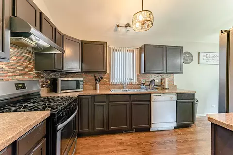 14521 Spaulding Ave, Midlothian, IL 60445 photo 5