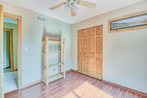 592 Covered Bridge Dr, Elgin, IL 60124 photo 20