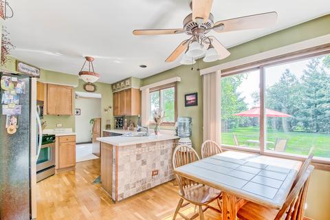 592 Covered Bridge Dr, Elgin, IL 60124 photo 6