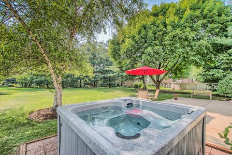592 Covered Bridge Dr, Elgin, IL 60124 photo 29