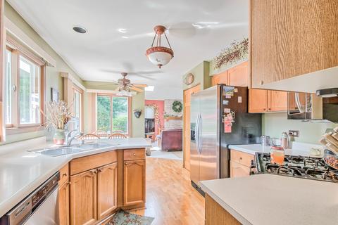 592 Covered Bridge Dr, Elgin, IL 60124 photo 8