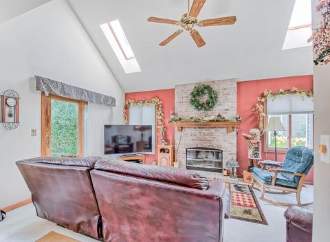 592 Covered Bridge Dr, Elgin, IL 60124 photo 11