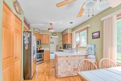 592 Covered Bridge Dr, Elgin, IL 60124 photo 9
