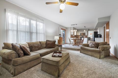 755 Cheyenne Ct, Elgin, IL 60123 photo 13