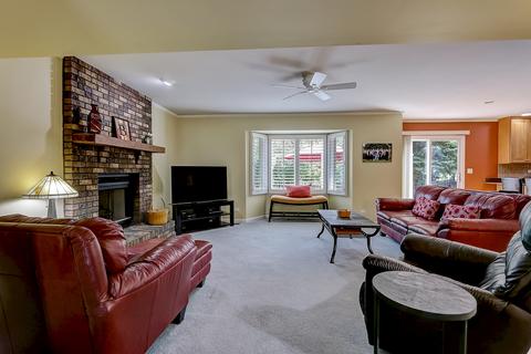 815 Cheyenne Ln, Elgin, IL 60123 photo 9