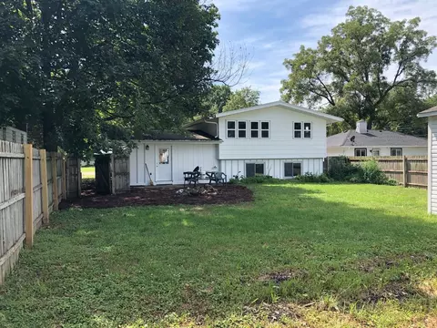 169 E Union St, Seneca, IL 61360 photo 3