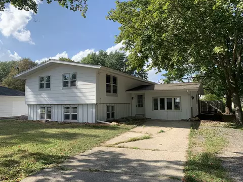 169 E Union St, Seneca, IL 61360 photo 1