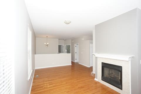 588 Declaration Ln, Aurora, IL 60502 photo 3