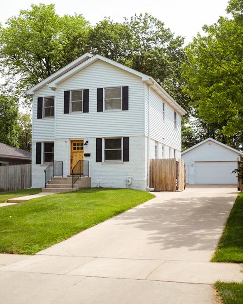511 Byron Ct, Wheaton, IL 60187 photo 2