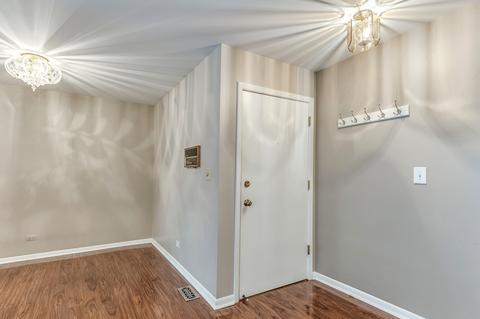 805 N Walnut St #1B, Itasca, IL 60143 photo 3