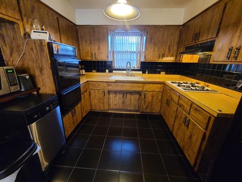 7114 S Artesian Ave, Chicago, IL 60629 photo 2