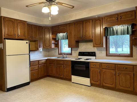 813 Masso St, Chenoa, IL 61726 photo 16