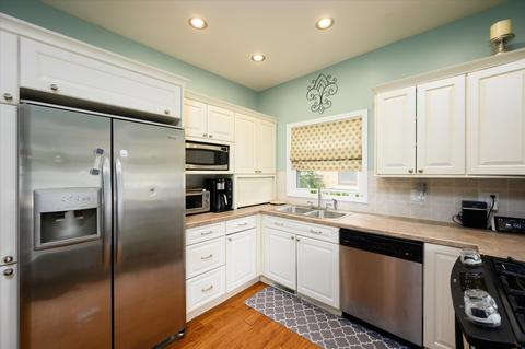 810 Mapleton Ave, Oak Park, IL 60302 photo 7