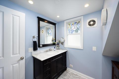 810 Mapleton Ave, Oak Park, IL 60302 photo 13