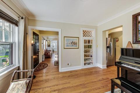 818 N Summit St, Wheaton, IL 60187 photo 16