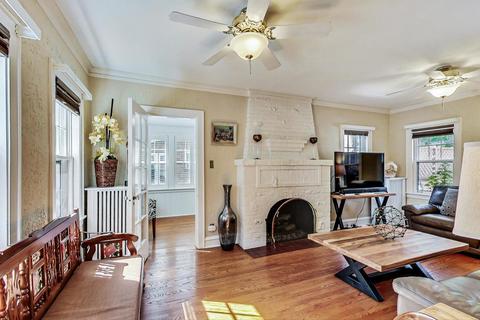 818 N Summit St, Wheaton, IL 60187 photo 6