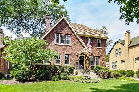 818 N Summit St, Wheaton, IL 60187 photo 3