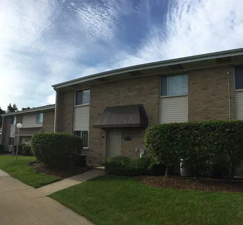 1710 Robin Ln #A, Hoffman Estates, IL 60169 photo 1