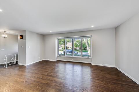 689 S Poplar Ave, Elmhurst, IL 60126 photo 7