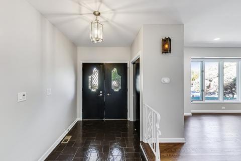 689 S Poplar Ave, Elmhurst, IL 60126 photo 5