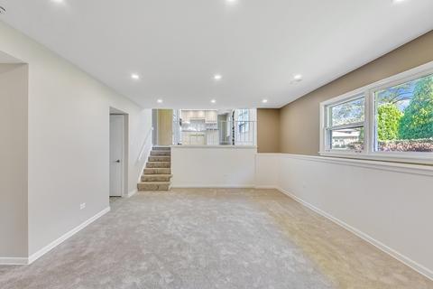 689 S Poplar Ave, Elmhurst, IL 60126 photo 18