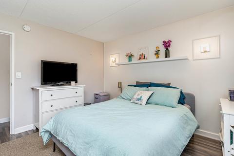 5550 Astor Ln #208, Rolling Meadows, IL 60008 photo 9