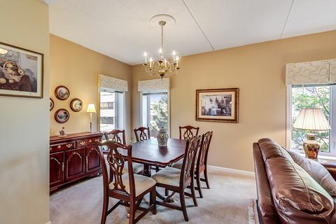 1277 E Thacker St #302, Des Plaines, IL 60016 photo 8