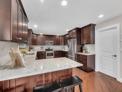 737 Spring St, Roselle, IL 60172 photo 9