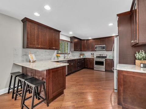 737 Spring St, Roselle, IL 60172 photo 8