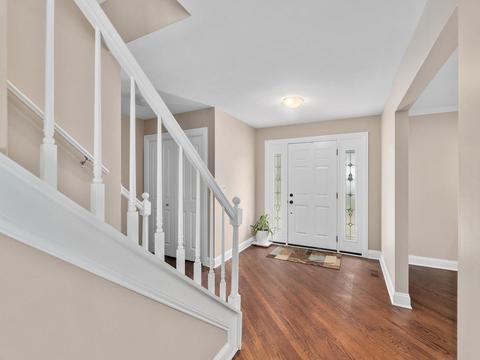 737 Spring St, Roselle, IL 60172 photo 2