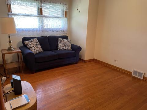 8021 S Massasoit Ave, Burbank, IL 60459 photo 4