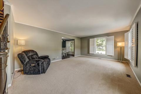 1516 Apache Dr, Naperville, IL 60563 photo 5